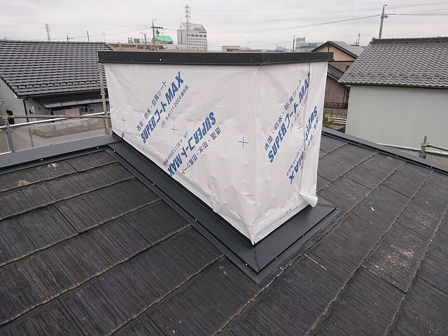 防水シートを施した換気塔